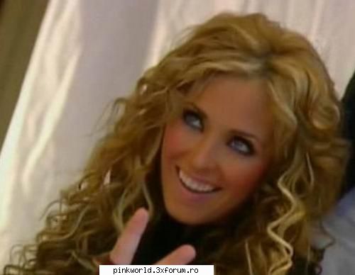 :nod: anahi